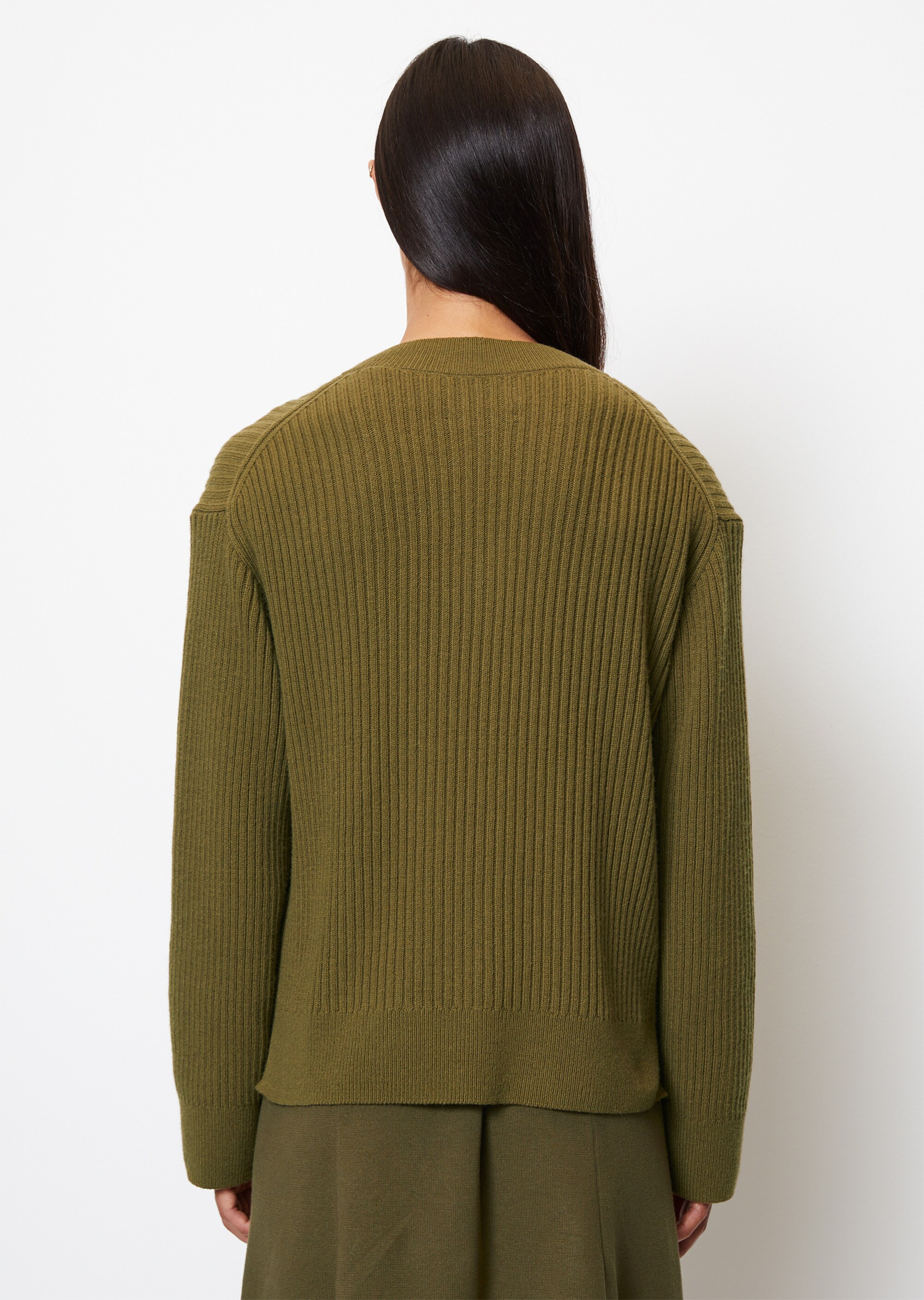 V-Neck-Strickpullover looseaus italienischem Schurwolle-Mix