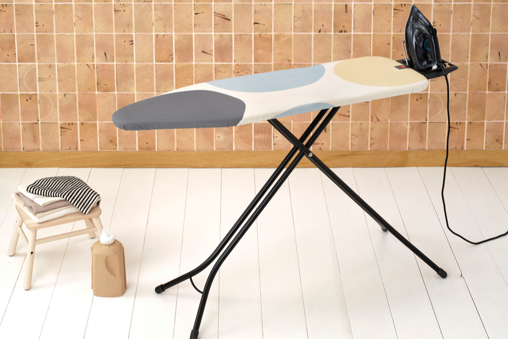 Strijkplank B, 124x38 cm, strijkerhouder - Spring Bubbles