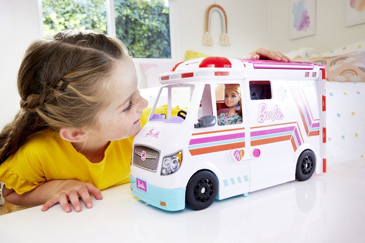 Barbie - Ambulance Plejeklinik (HKT79)