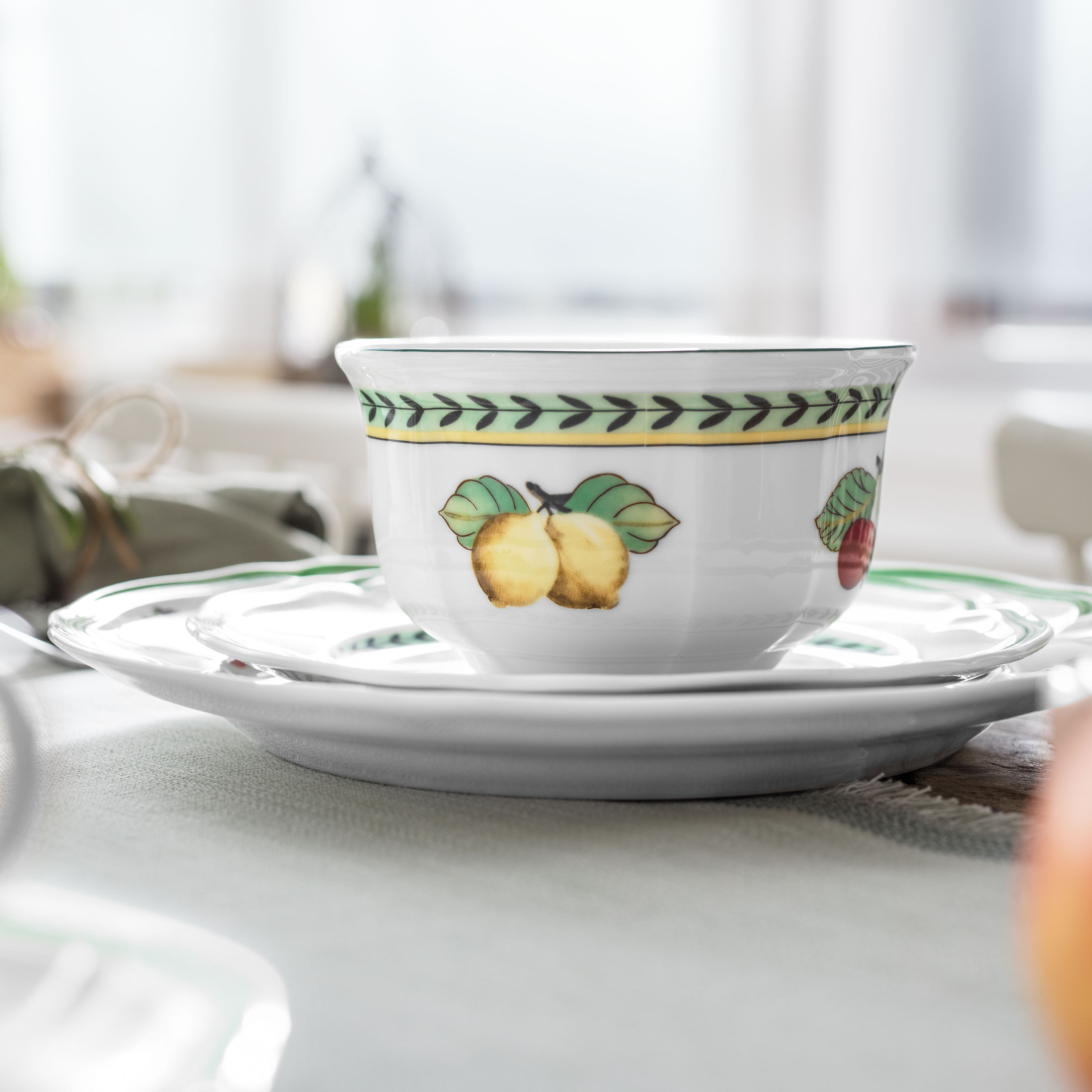 French Garden Salad serving bowl Multi-colored, 17 oz, Premium Porcelain