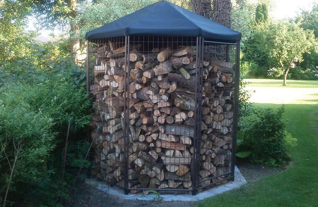Brennholzlager aus Metall