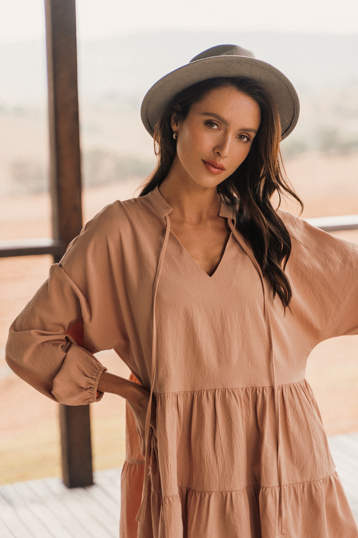 Robe mini à col noué et à volants