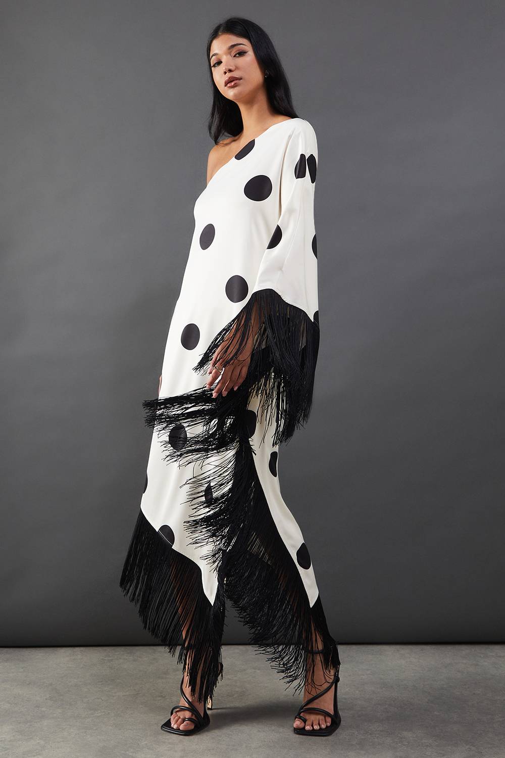 Warehouse Robe Midi Asymétrique À Une Épaule Avec Franges Premium
