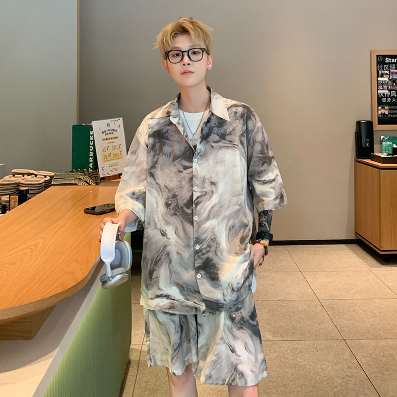 farrahces - Set: Shirt met korte mouwen, reverskraag en tie-dye print + korte broek