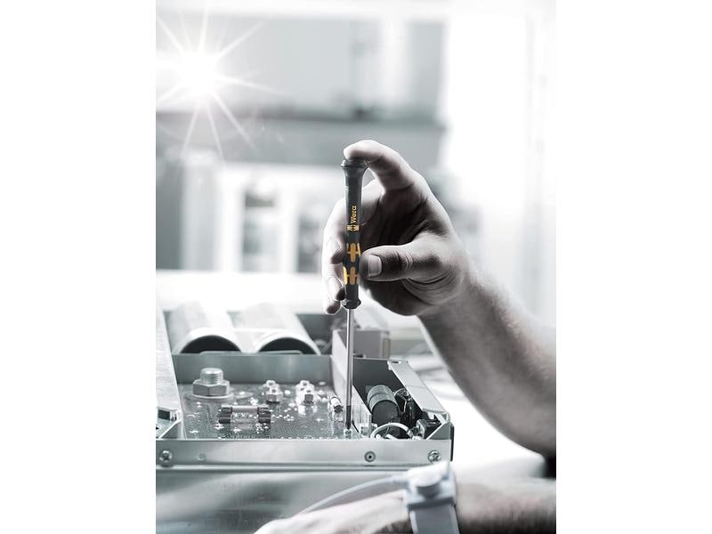 Wera Schraubenzieher 1567 ESD Micro HF TX 4 x 40 mm Torx Kraftform Micro Schraubendreher mit Haltefunktion