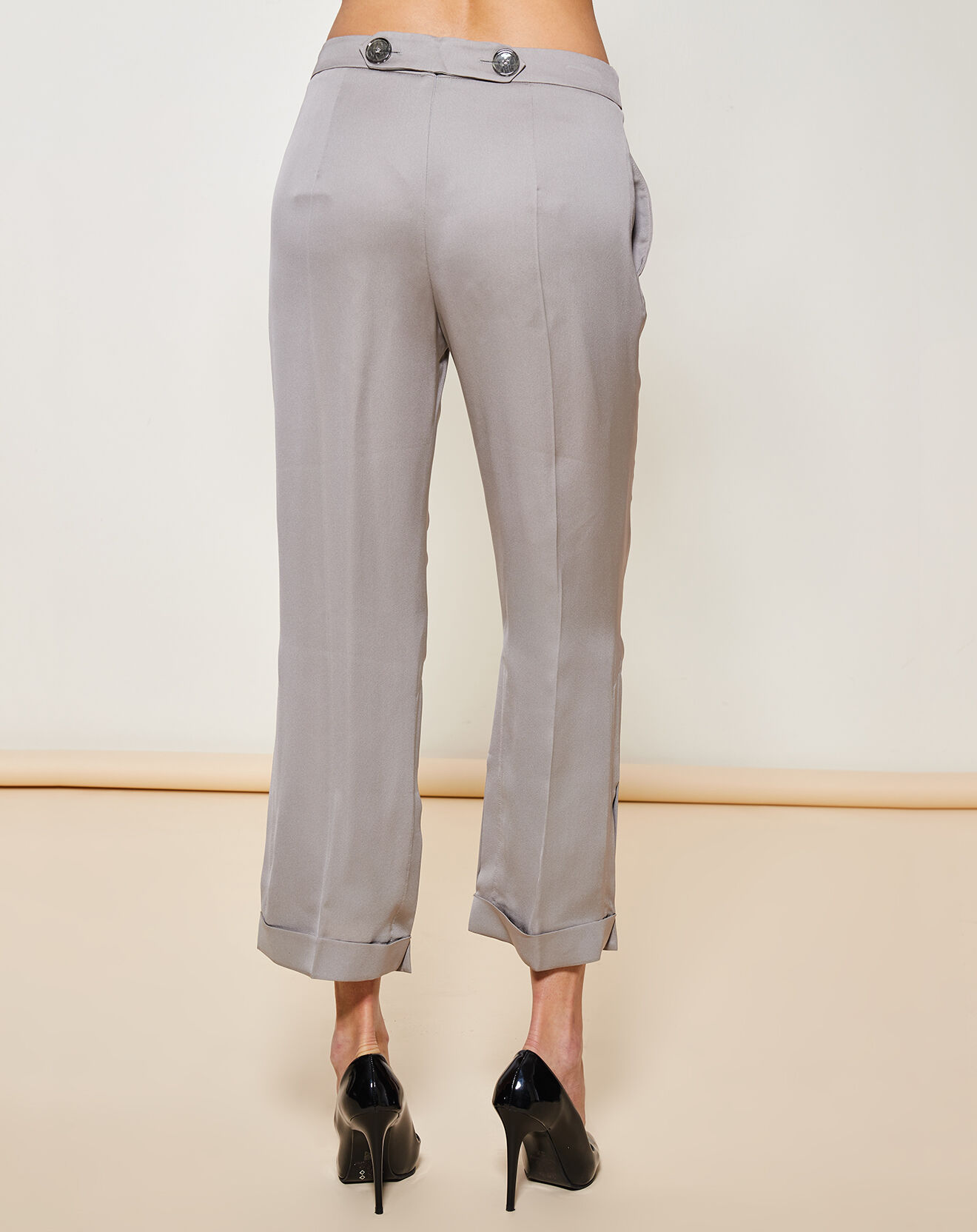 Giorgio Armani Pantalon 7/8 100% Soie uni gris clair