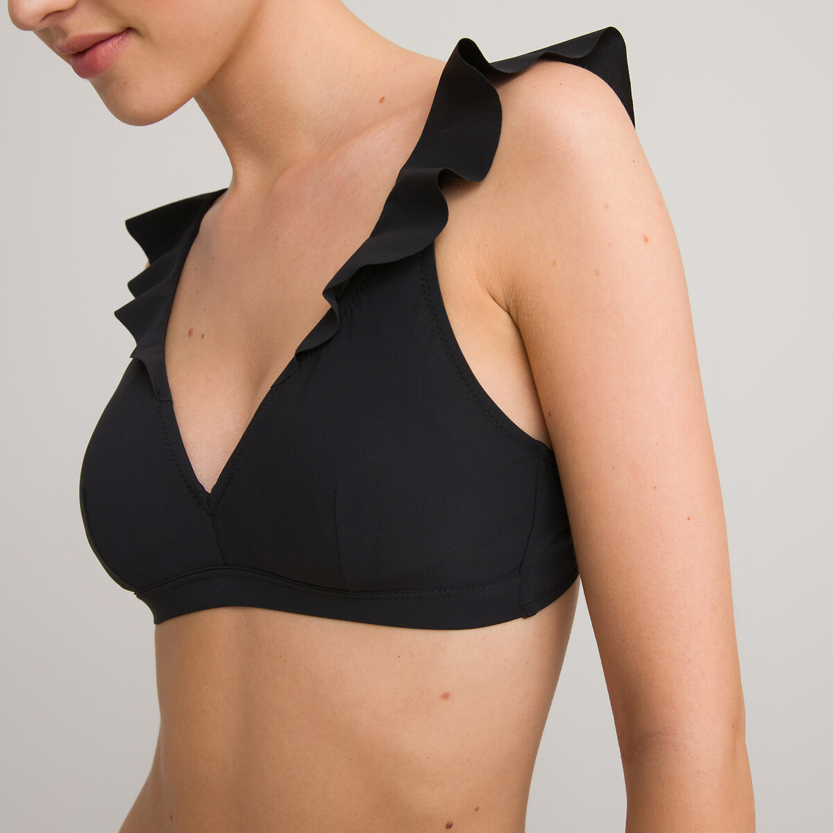 COLEÇÕES LA REDOUTE<br>Biquíni BH, modelo lenço, detalhes com babados