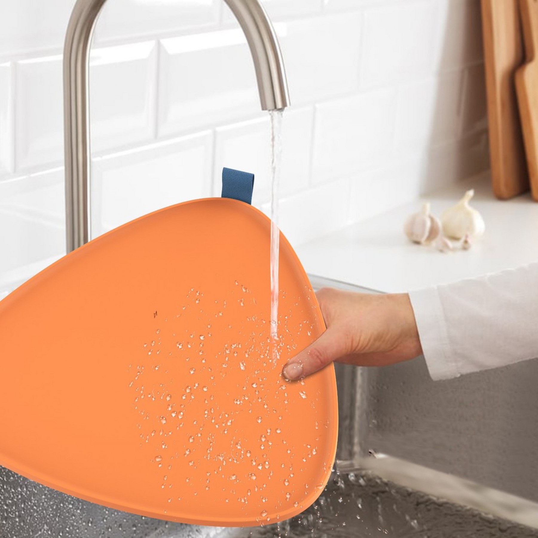 Fontastic Drahtloser Lautsprecher Mesu im Tisch Design blau
