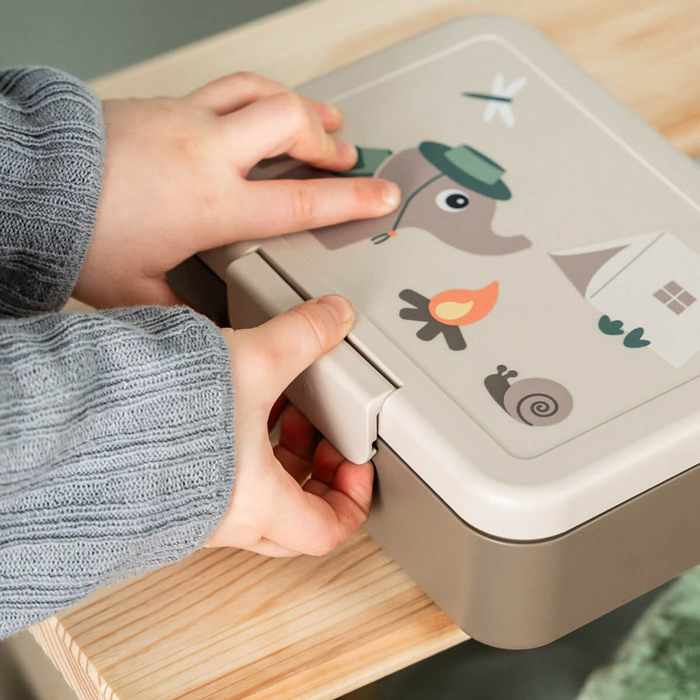 Køb DonebyDeer Sand Tiny Trails Madkasse Med Opdeler