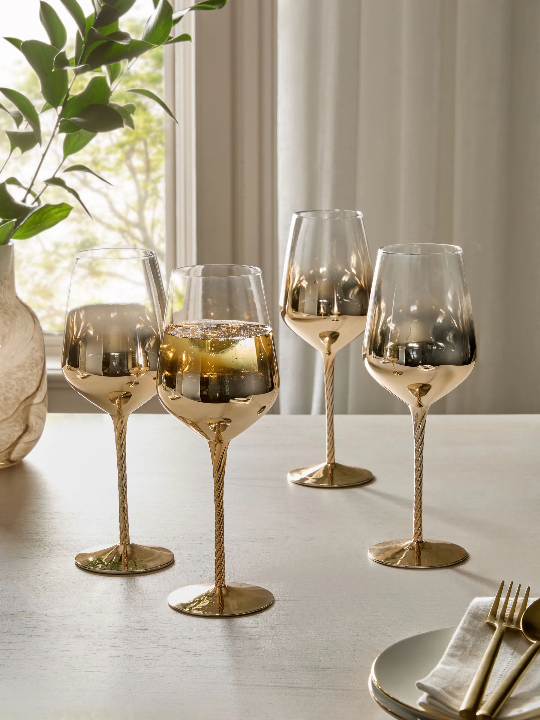 Set of 4 Astrid Wine Glasses
