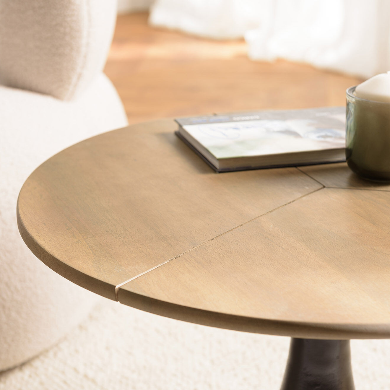Macabane Table d'appoint plateau en manguier James noir/bois - 65x65x44 cm
