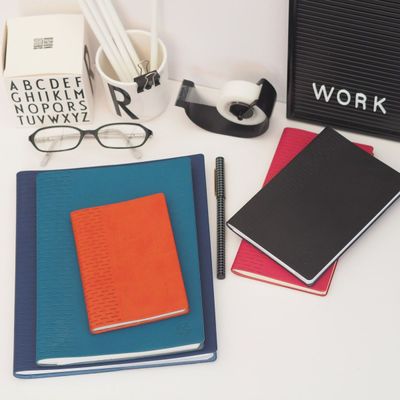 Agenda de poche Winner - 1 semaine sur 2 pages - 9 x 13 cm - dsponible dans différentes couleurs - Exacompta