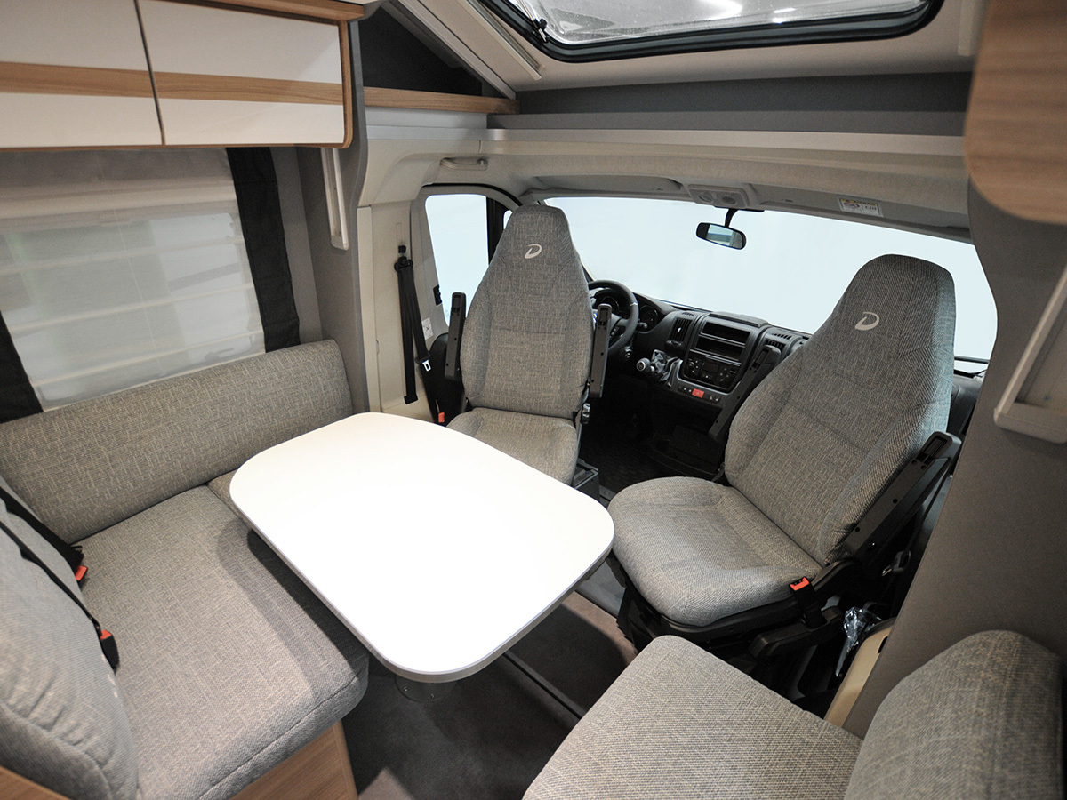 Dethleffs Just T7052 EB (1)2023 camper