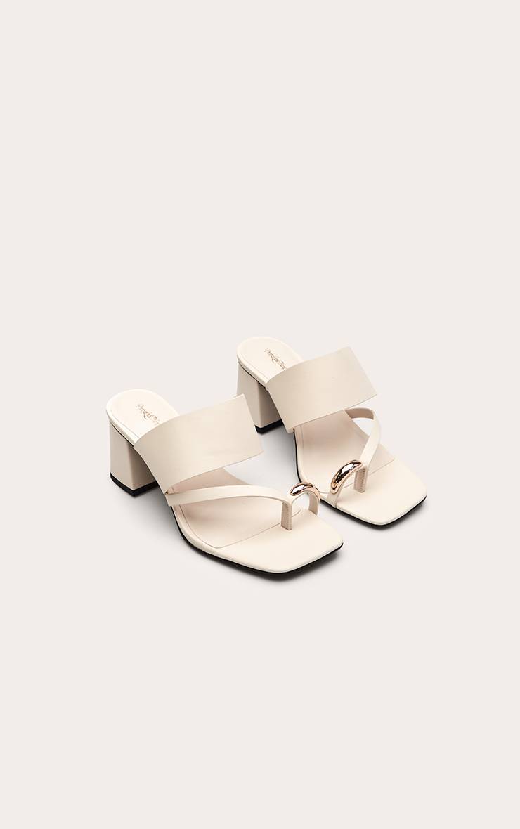 Crème Mules À Talon Bloc Coupe Large Avec Bride D'orteil Dorée