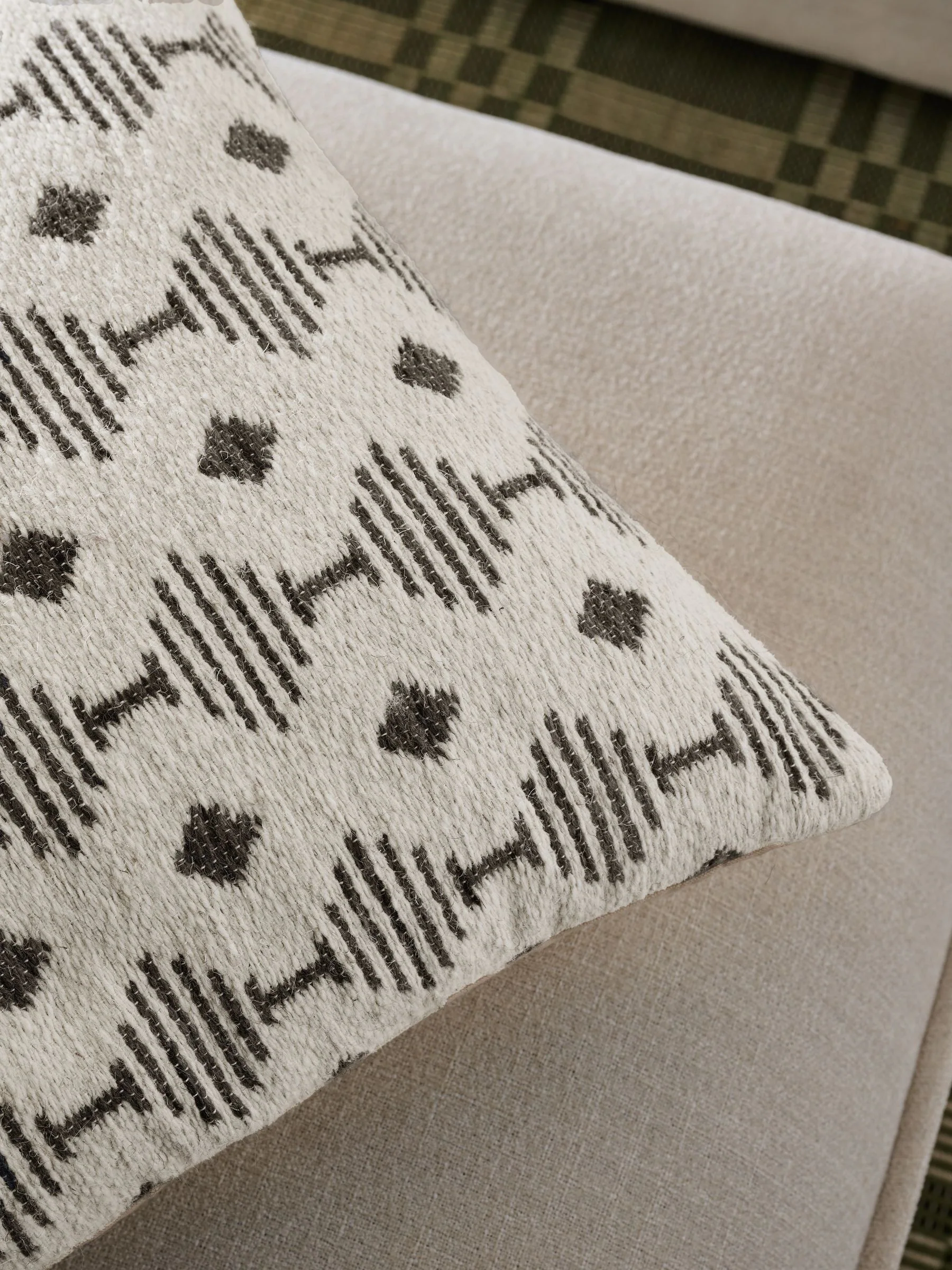Geweven kussen met geometrische print