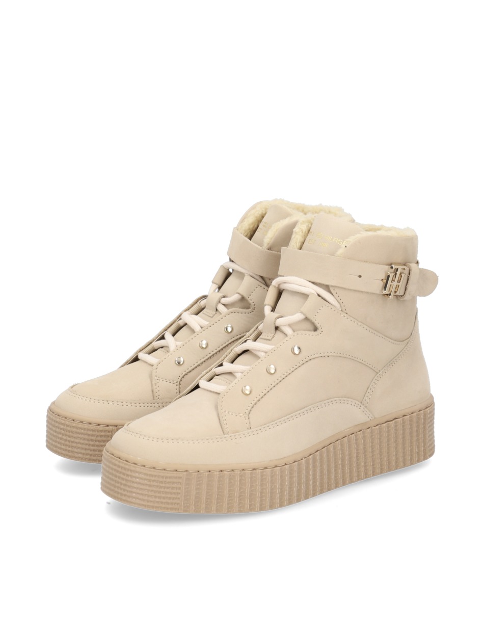 Warmlined Lace Up Boots