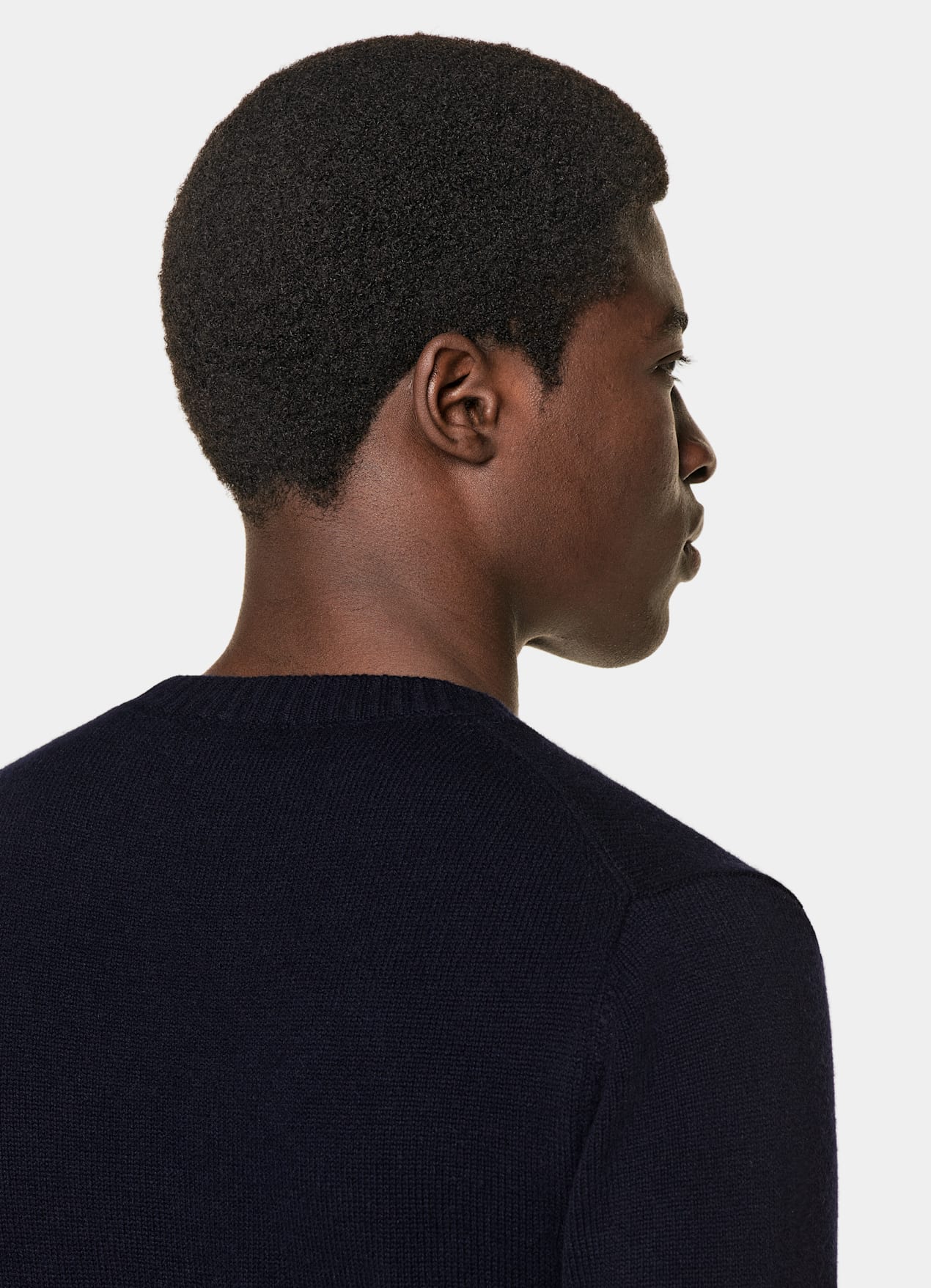 Pull col rond bleu marine