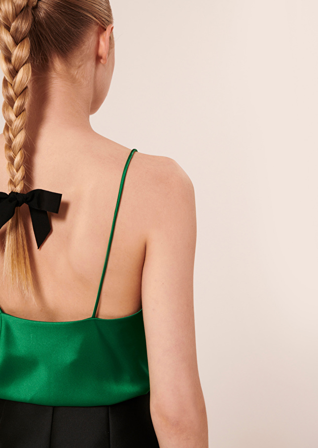 Top Tessvert émeraude en satin fluide