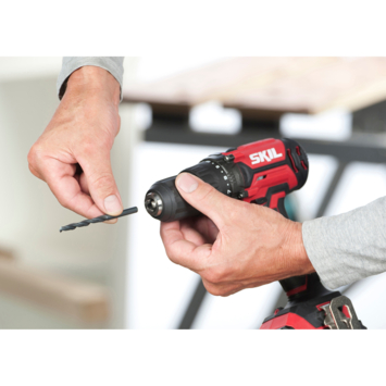SKIL 20V accuboormachine 50Nm 3008HF + 2 accu's 2,0Ah + lader + 51-delige set + koffer