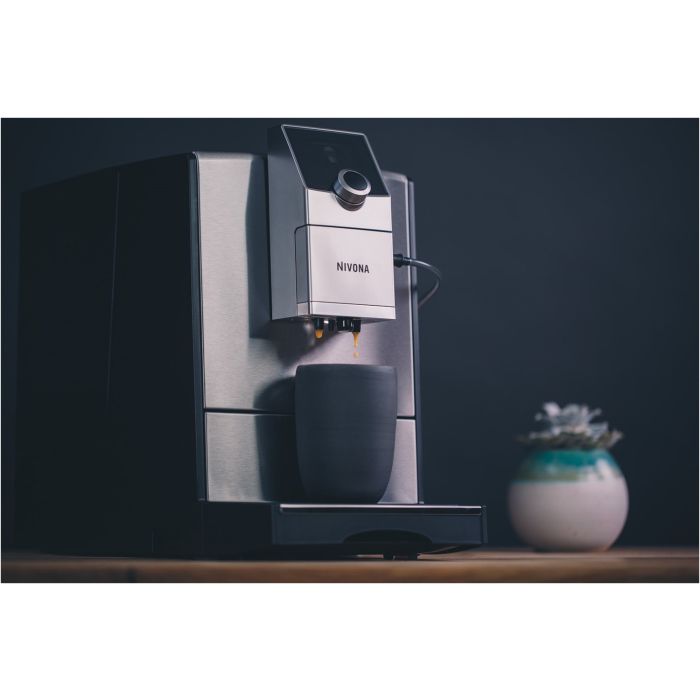 Nivona Kaffeevollautomat CafeRomatica NICR 799 // 1kg Nivona Kaffee gratis