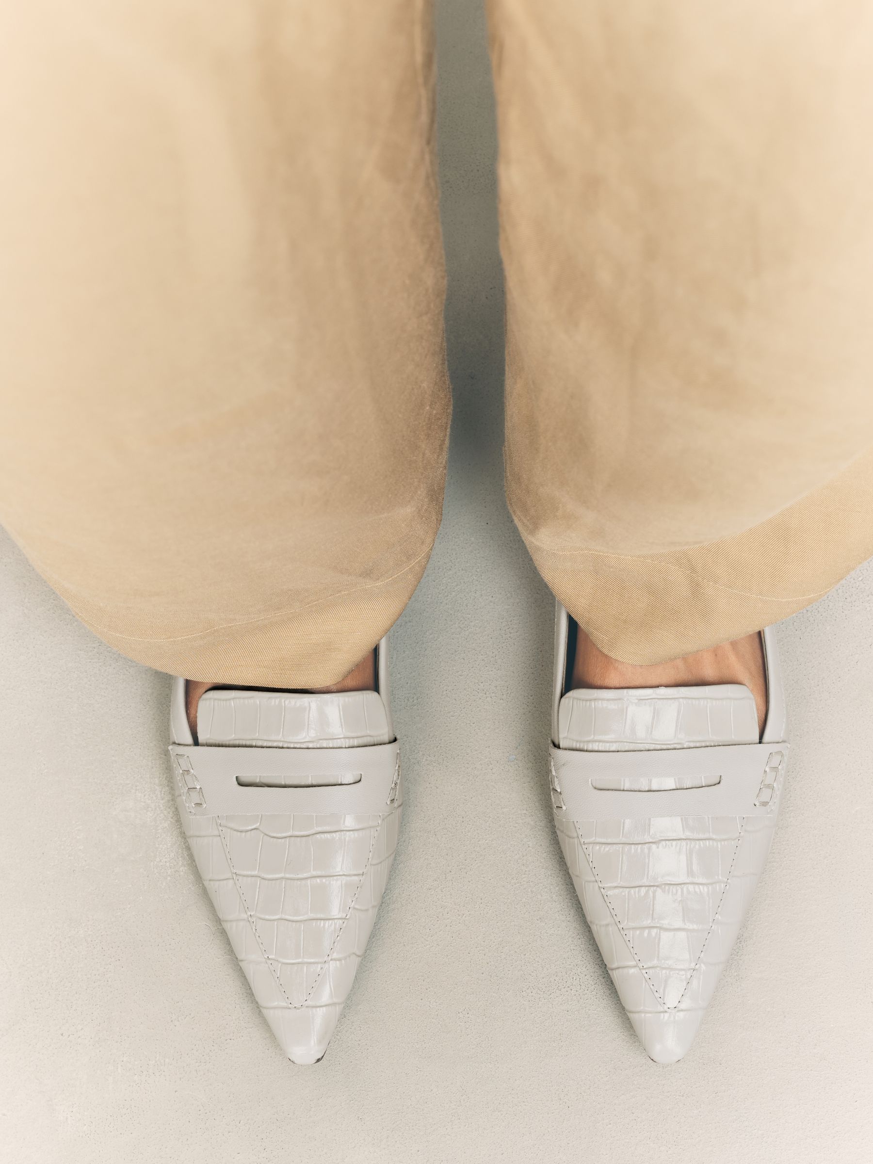 Grey Croc Embossed - Forever Comfort® Premium Leather Pointed Toe Loafers