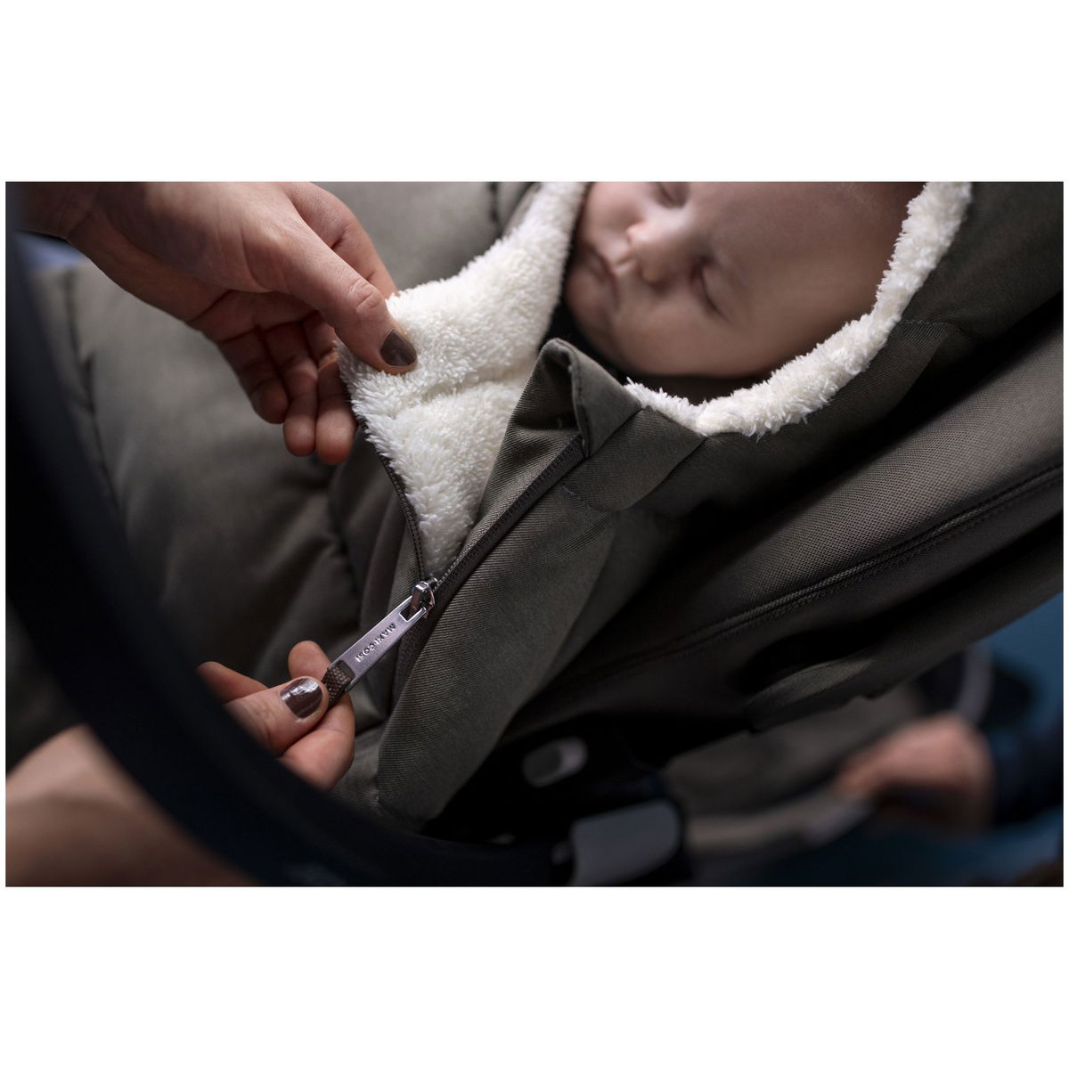 Maxi CosiMaxi Cosi   Fusssack für Babyschale twillic black