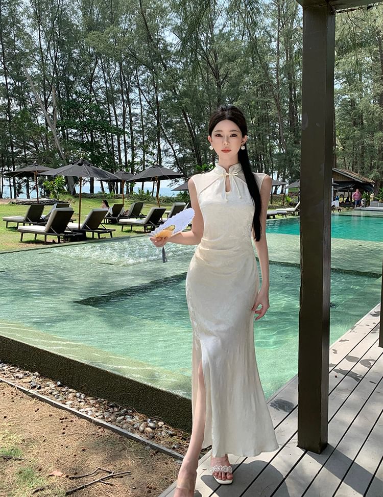 JIYON - Mouwloze jacquard midi Qipao