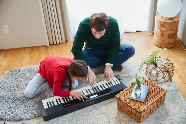 Casio CT-S400, Digital synthesizer, Kor, Flanger/Digital signalbehandling (DSP), Efterklang, 5 W, Sort, LCD, Vekselstrøm, Batteri