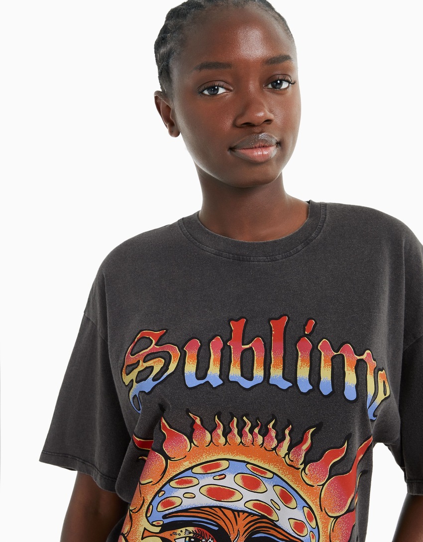 Camiseta de manga curta com estampa Sublime