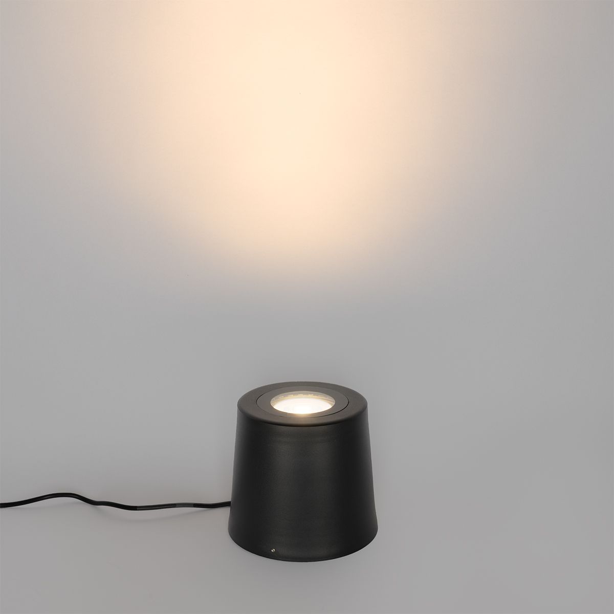 Moderne tuinspot zwart rond IP65 AR111 - Lennard