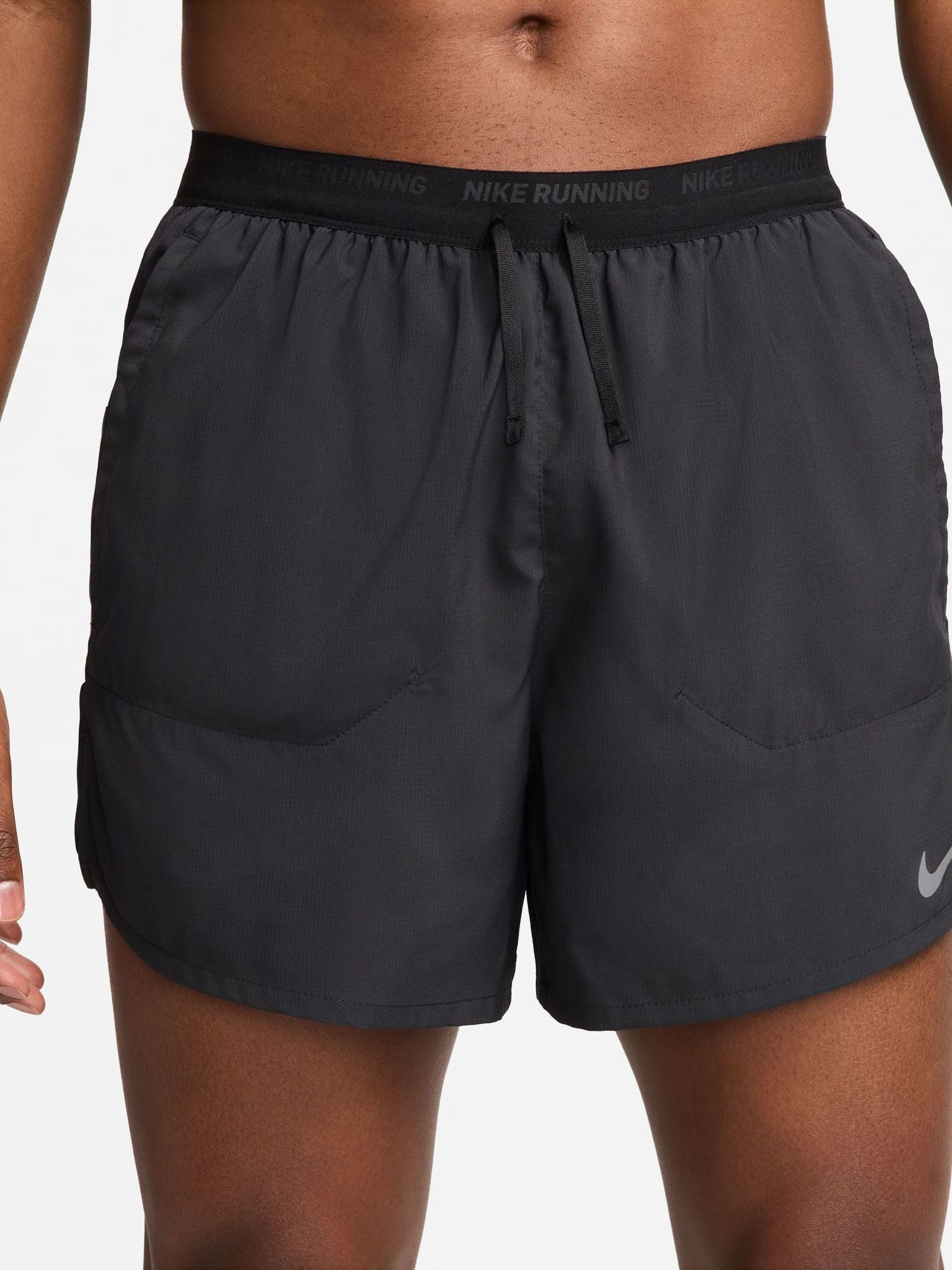 Zwart/grijs - 5 inch - Nike Dri-FIT Stride hardloopshort