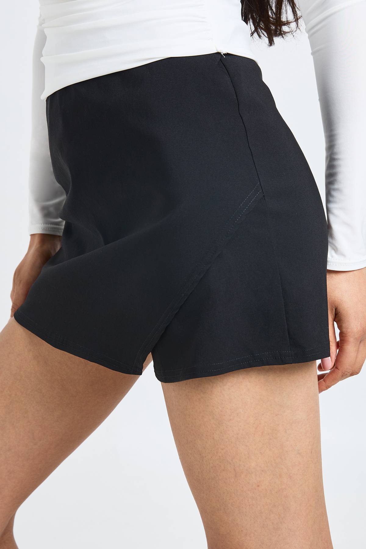 boohoo Jupe-short Portefeuille En Bengaline Pour Grandes Tailles