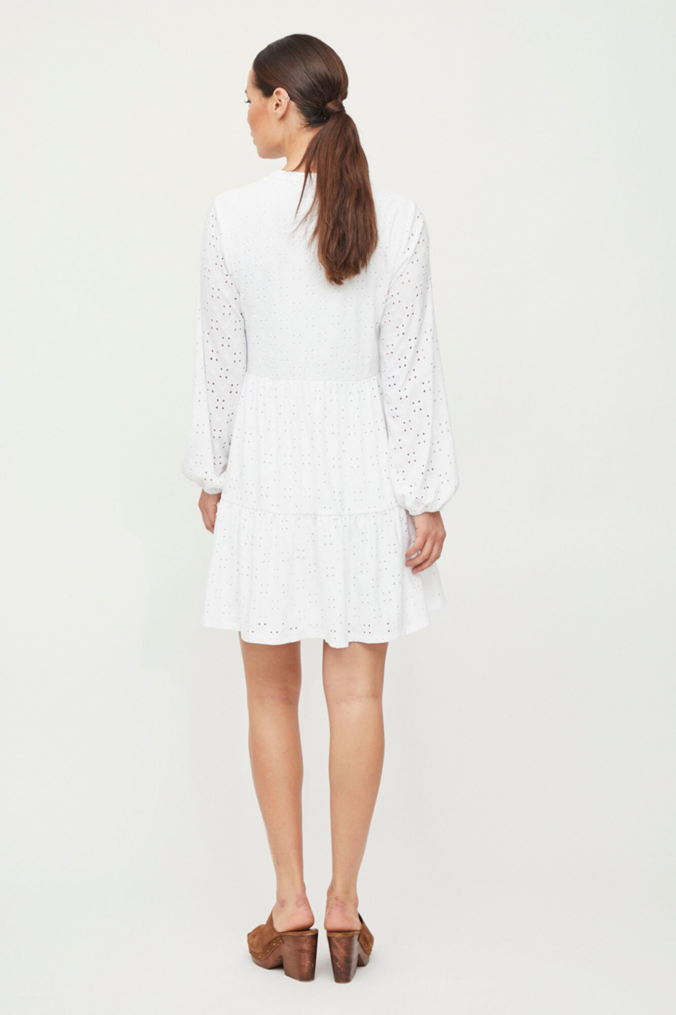 Vestido curto bordado - Branco