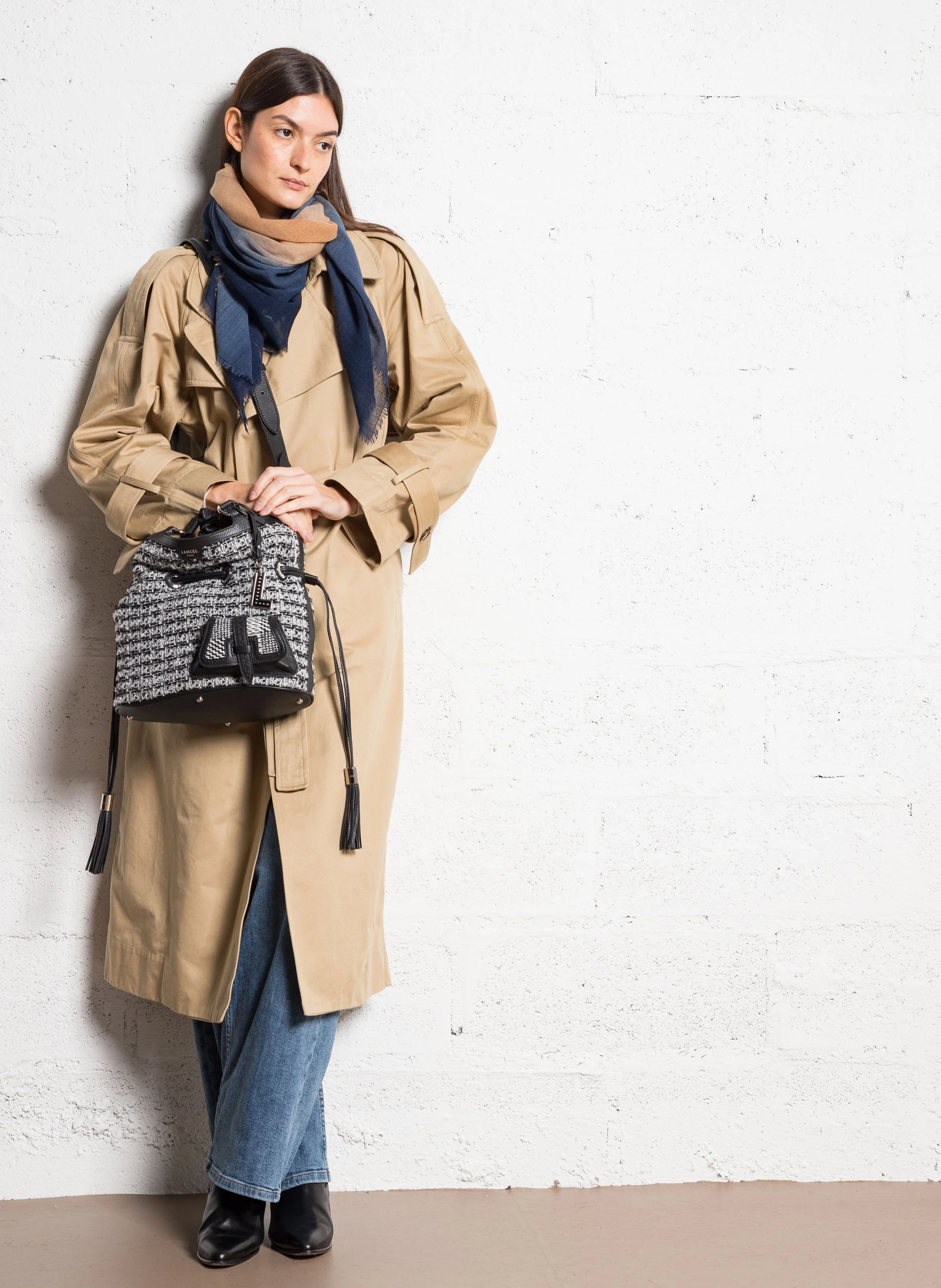 PREMIER FLIRT M - Sac seau en cuir | Blanc