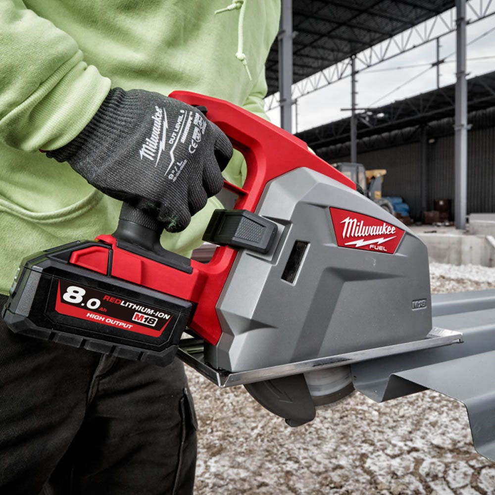 MILWAUKEE 18V FUEL™ 203mm Metal Cutting Circular Saw Skin M18FMCS66-0