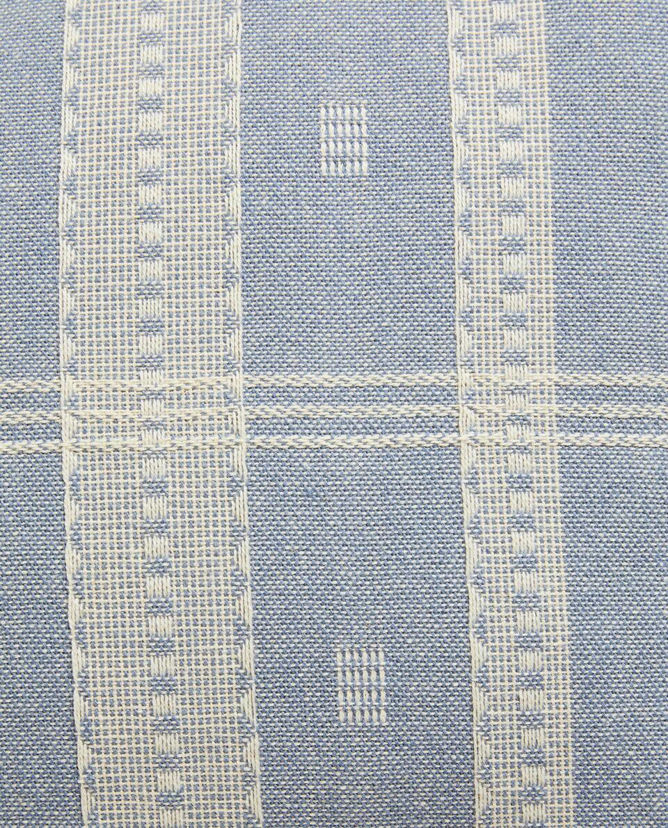 CAPA DE ALMOFADA GEOMÉTRICA EM JACQUARD