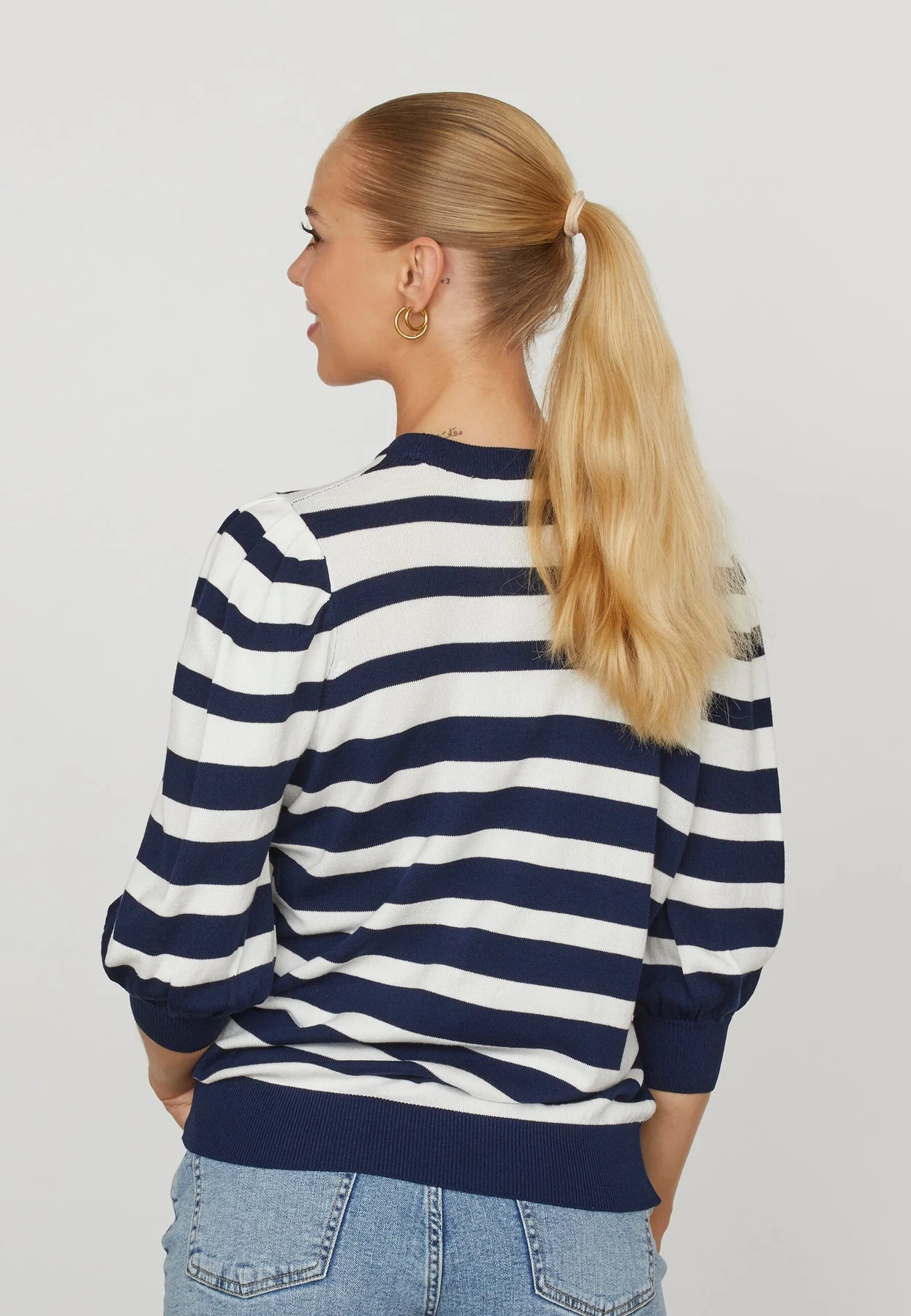 Sisters Point Halia-Ss1 830 midnight cream
