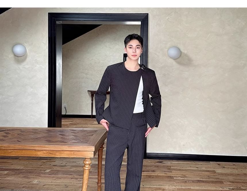 Adotuastic - Set: ronde hals, gestreepte blazer met gespen + wijde pantalon met middelhoge taille
