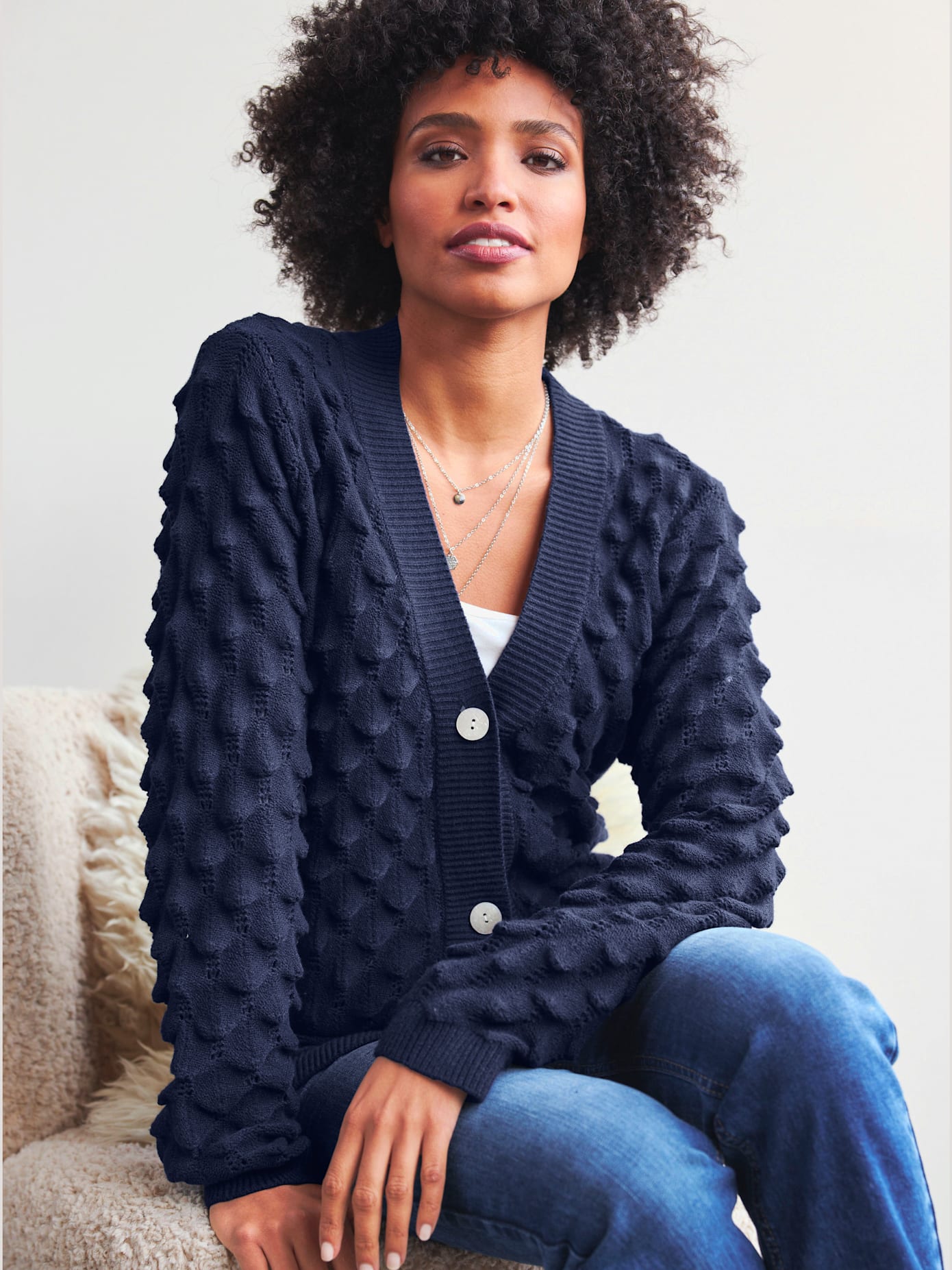 Veste en tricot superbe motif ajouré