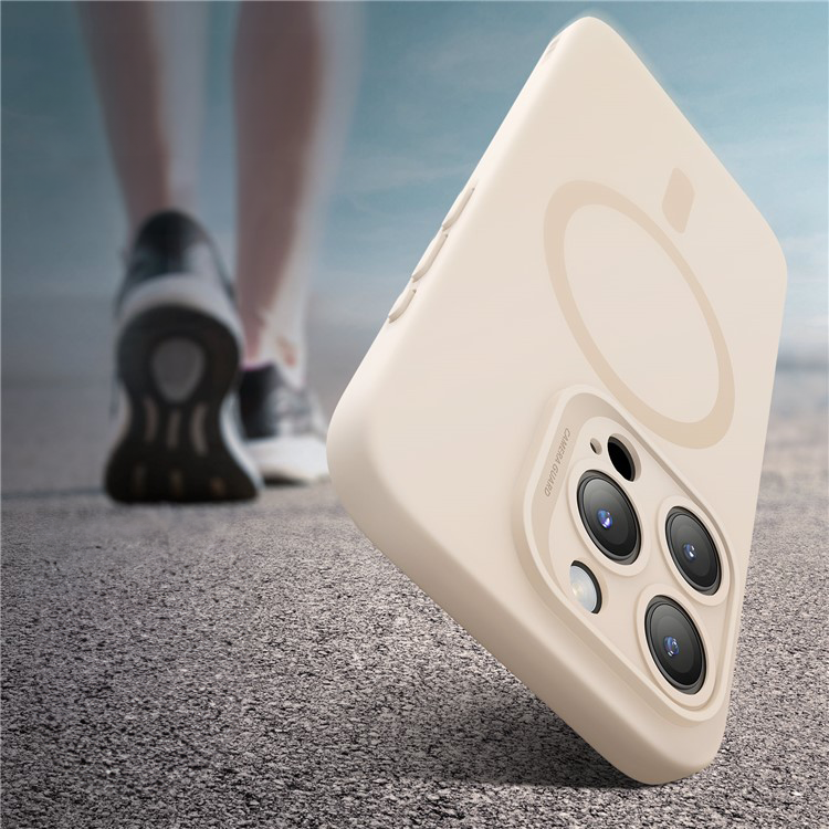 iPhone 15 Pro Max Cloud Series MagSafe Silikon Case Hülle mit Kameraschutz - Beige
