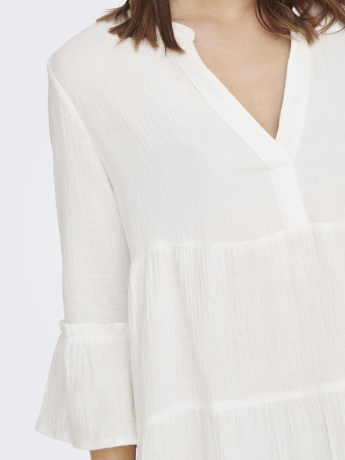 ONLTHYRA Kurzes Kleid Cloud Dancer