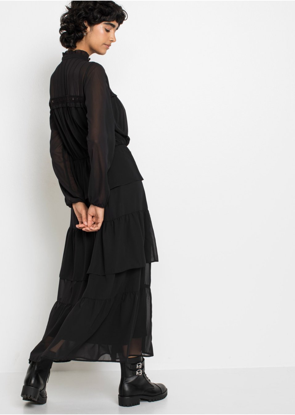 Robe longue en chiffon à volants