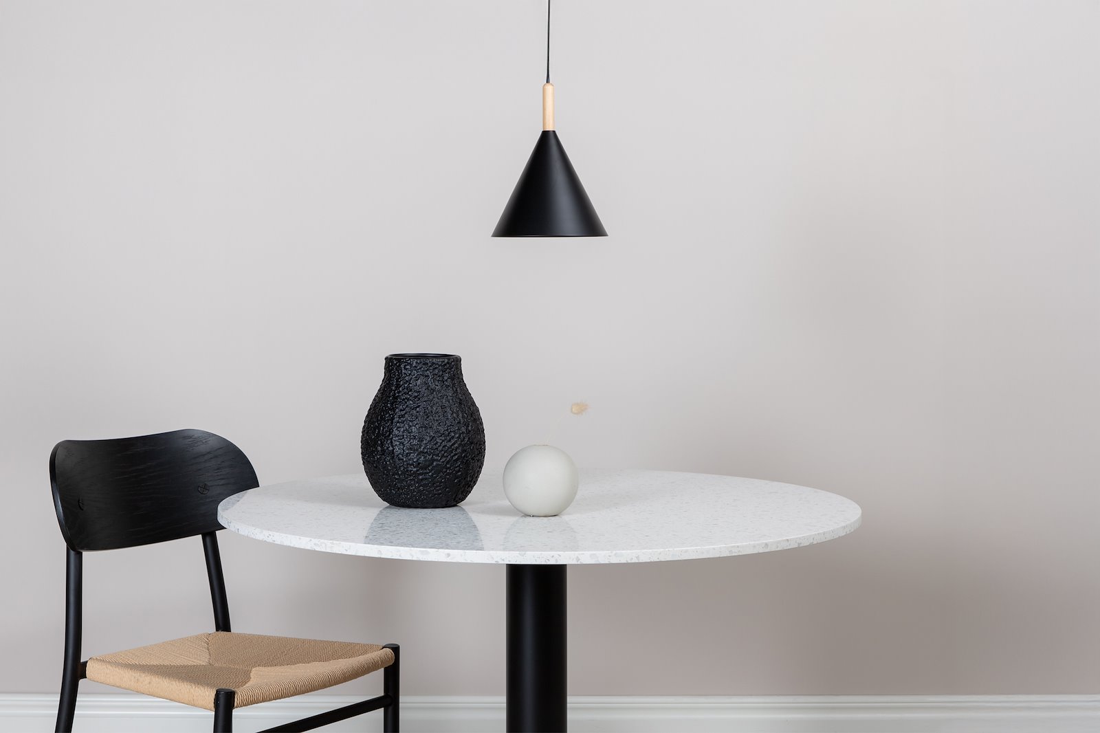 Enif taklampe Sort