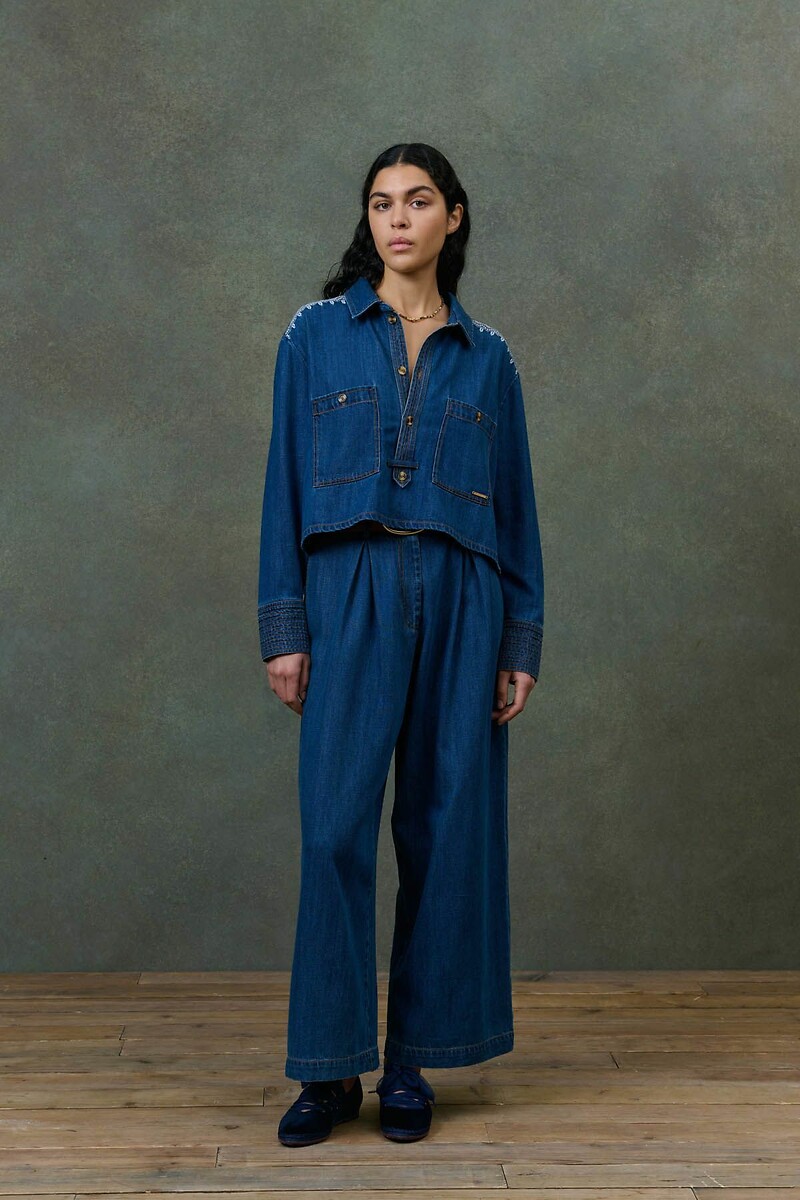 LOUISE MISHA<br>Camisa jeans, detalhes bordados, ILAYANA
