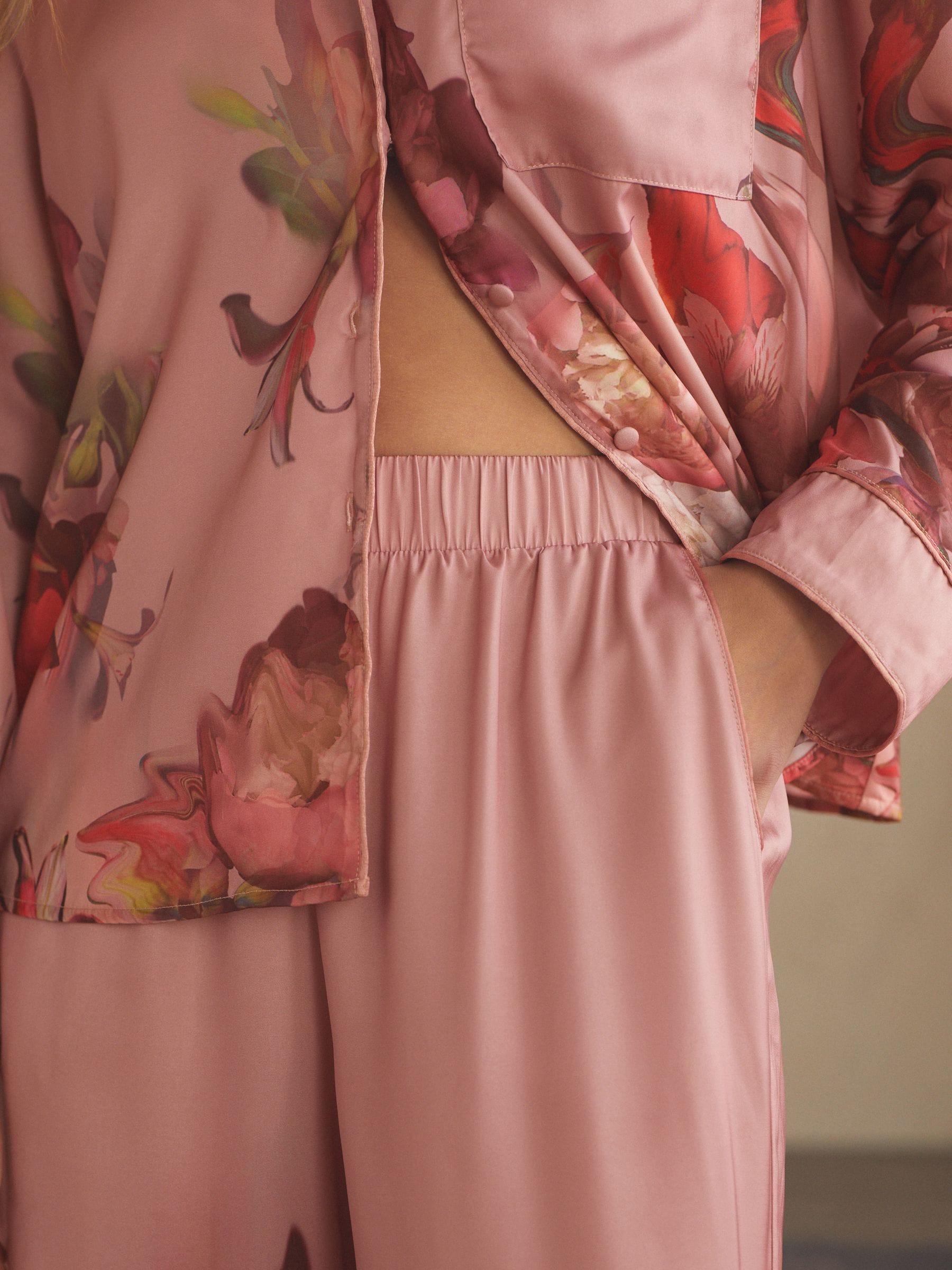 Roze - B by Ted Baker - Satijnen pyjama met knopen