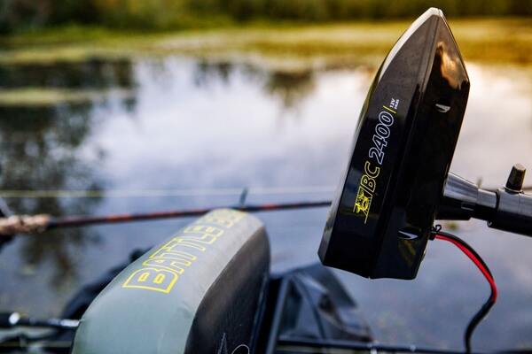 Moteur électrique Black Cat Battle Boat 2400 Bellyboat/Float tube