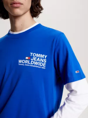 Camiseta com gola redonda e logo