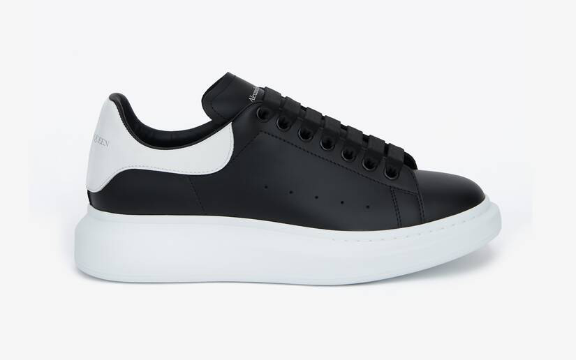Alexander McQueen Men's Oversized Sneaker in Black/white