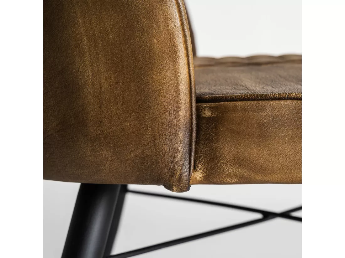 Chaise en peau camel en 48x48x82 cm
