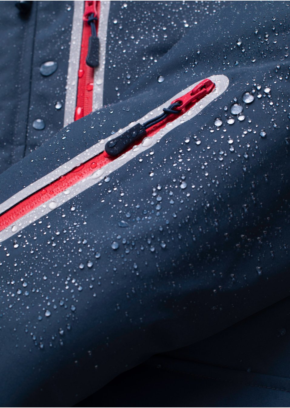 Veste outdoor fonctionnelle avec pare-neige